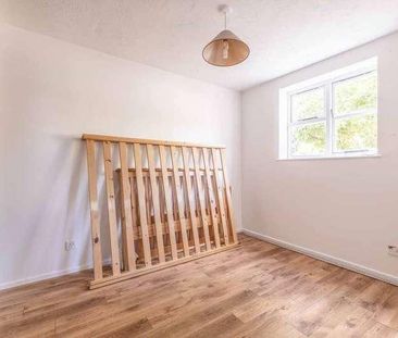 Knowles Close, West Drayton, UB7 - Photo 3