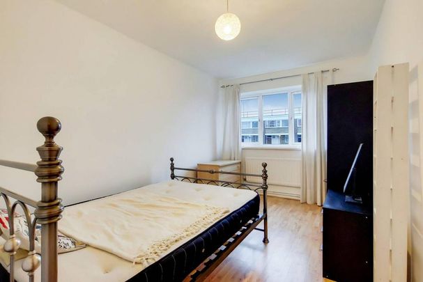 3 bedroom flat to rent - Photo 1