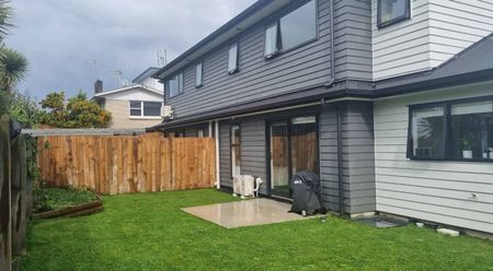 Easy Living in the Heart of Hamilton - Photo 2