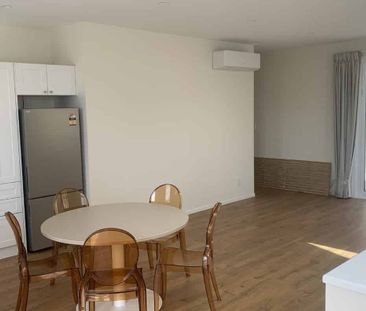 Stylish & Sunny Two-Bedroom Home with Garage and Courtyard - Photo 2