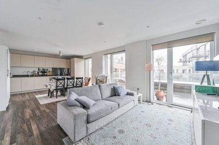 3 bedroom flat to rent - Photo 3