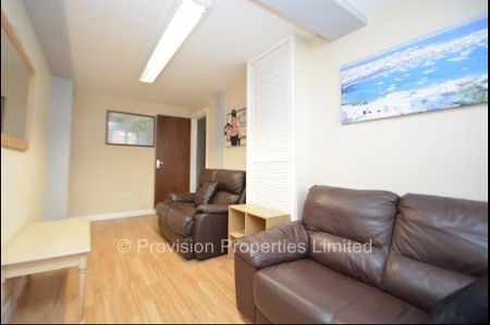 4 Bedroom House, City Centre, University Leeds - Photo 2