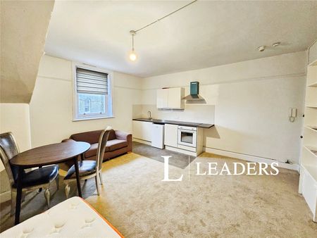 studio to rent The Drive, Hove, East Sussex, BN3 - Photo 5