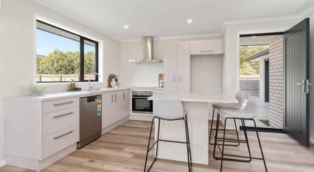 Brand new Living! - Photo 3