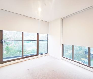 Elevated 2-Bed Apartment with Carpark in Prime Ringwood - Photo 5