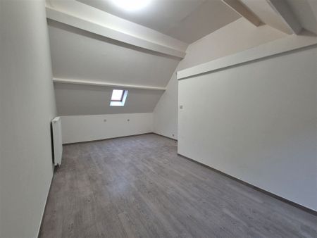 Interessant gelegen recent vernieuwde instapklare rijwoning met koer. - Photo 5