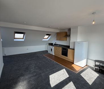 Studio Flat, High Road, N12 - Photo 4