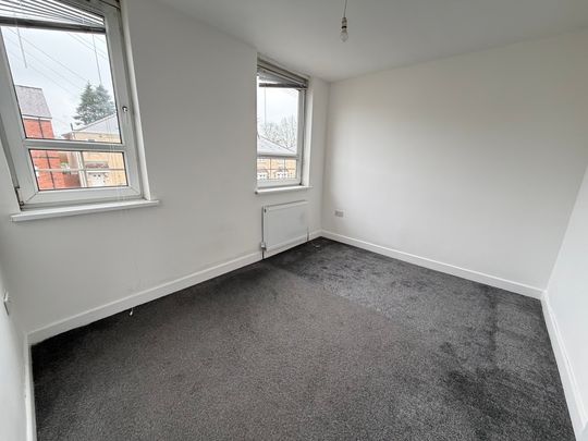 Albany Crescent, Bilston, Wolverhampton - Photo 1