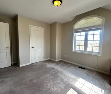 For Lease - 3045 Gladeside Avenue Unit# 1, Oakville, Ontario - Photo 2