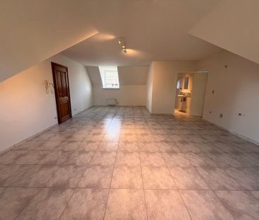 Unieke, ruime alleenstaande woning met 4 slaapkamers, tuin, carport... - Foto 2