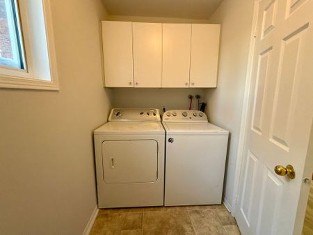 For Lease - 302 Livingstone Street Unit# UPPER, Barrie, Ontario - Photo 3