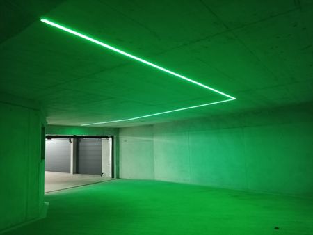 Modern 4.5 ZWHG OG, 30 m² WINTER GARDEN & 2 PARKING SPOTS INCLUDED - Photo 2