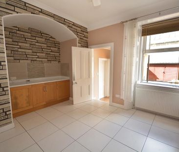 3 bedroom semi-detached house to rent - Photo 4