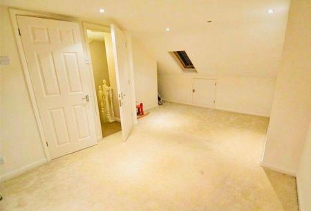 4 bedroom terraced house to rent - Photo 3