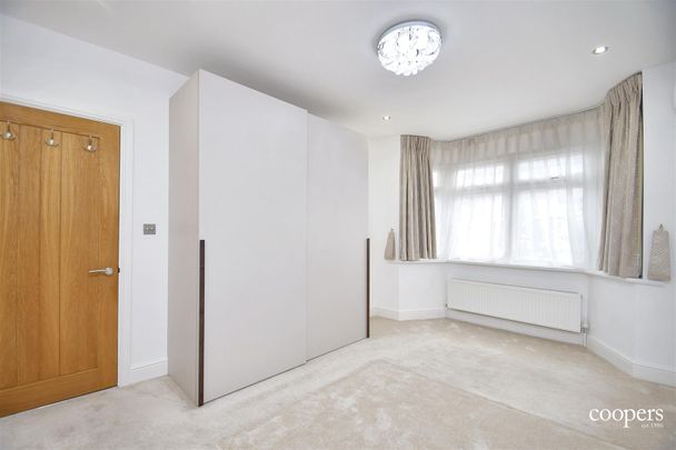 Colchester Road, Northwood - Photo 1