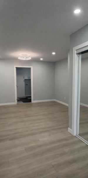 Très grand 3 1/2 complètement NEUF sur 2 étages - Vanier - Photo 1