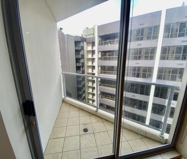Renovated 1-bedroom apartment – Oaks Harmony - Photo 4