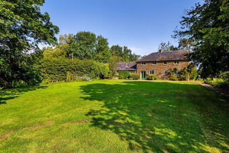 A beautiful four bedroom detached Barn. - Photo 4