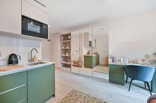 Studio to rent - Photo 1