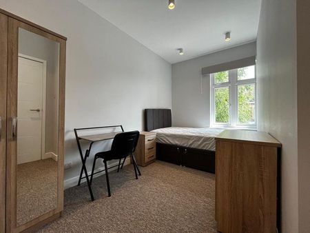 3 Bed Flat, Westbury Park, BS6 - Photo 2