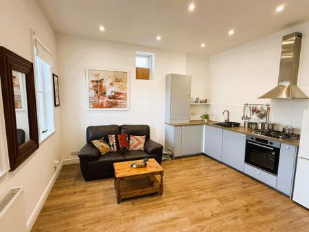 1 bedroom flat to rent - Photo 2