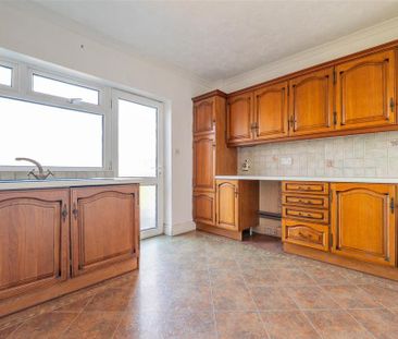 3 bedroom detached bungalow to rent - Photo 6