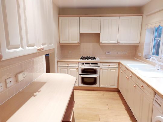 3 bedroom Detached house to rent - Photo 1