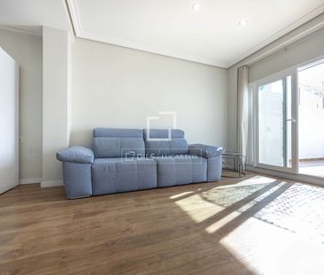 Excellent 3 Bedroom penthouse with 12m² terrace for rent in Gran Ví... - Photo 1