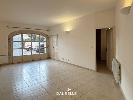 Location Appartement 2 pièces 53m² CHATEAURENARD 13160 - Photo 4