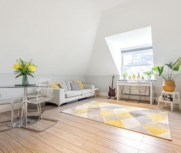 2 bedroom flat to rent - Photo 2