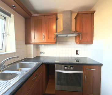 1 bedroom in a flat share to rent - Photo 5