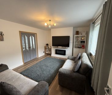 3 bed Semi-Detached - To Let - Photo 2