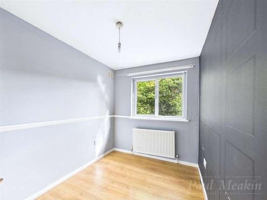 Underwood, New Addington, CR0 - Photo 1