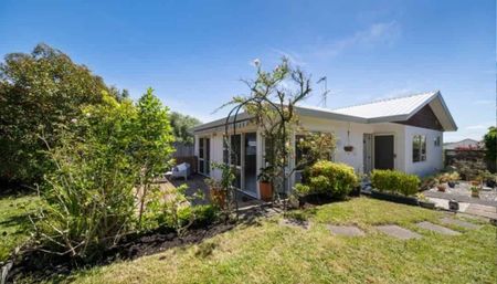 Neat and Tidy house with good school Zones - Photo 5
