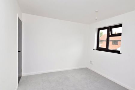 Herongate, Shoeburyness, Essex, SS3 9SJ - Photo 4