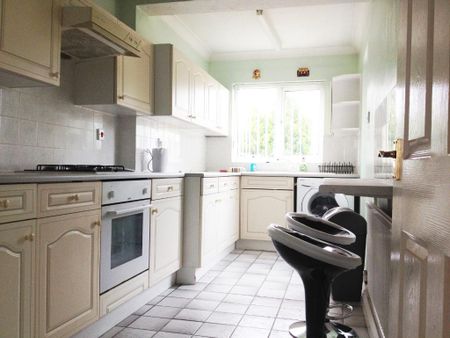 1 bedroom in a house share to rent - Photo 5