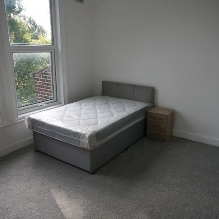 Flat 5, 27 Richmond Road, Headingley, Leeds - Photo 3