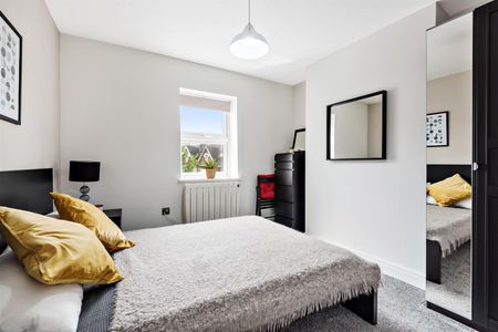 Chatham Hill, Chatham, Kent - Photo 2