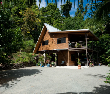 Character-Filled Home with Privacy and Space. - Photo 4