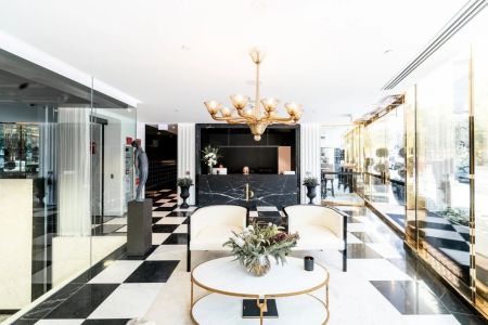 Park Avenue Elegance Meets Premier Melbourne Living - Photo 2