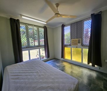 Fully Air Conditioned, Furnished 2 Bedroom Duplex - Great & Private... - Photo 3