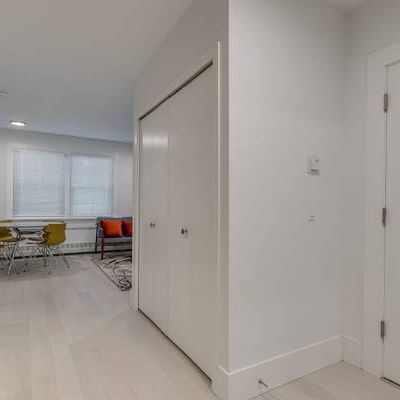 Available NOW - Pet Friendly Furnished 2 Bedroom @1425 Haro - Photo 3