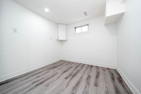 For Lease - 7440 Goreway Drive Unit# 28, Mississauga, Ontario - Photo 3