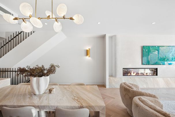 Brand New Designer Masterpiece With Rooftop Terrace And Exceptional Harbour Views - Photo 1
