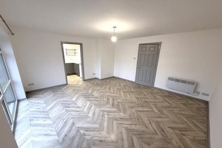 2 Bedroom Apartment To Let - Photo 3