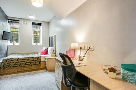 5 bedroom flat to rent - Photo 4