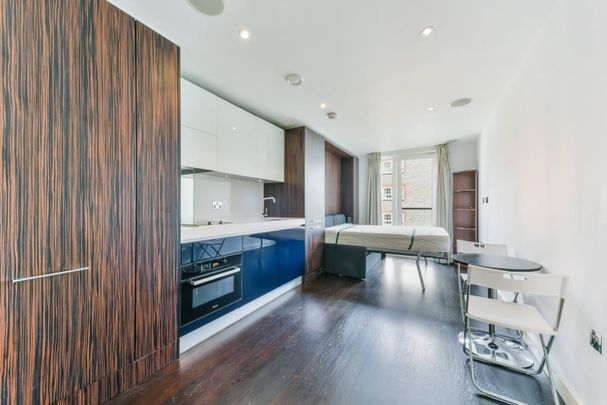 Studio Flat, Moore House, SW1W - Photo 1