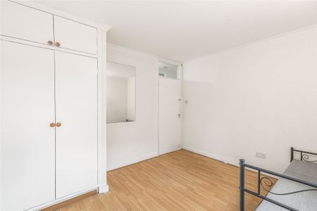 St. Mary Le Park Court, Parkgate Road, SW11 - Photo 2