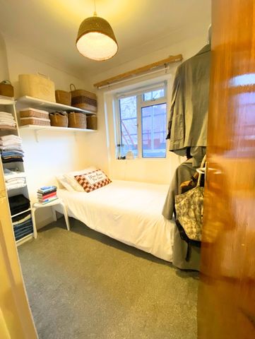 2 Bed Flat, Holland Park Avenue, W11 - Photo 2