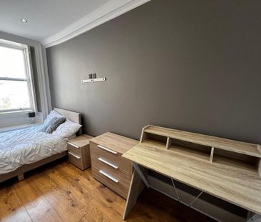 2 bedroom private hall to rent - Photo 1